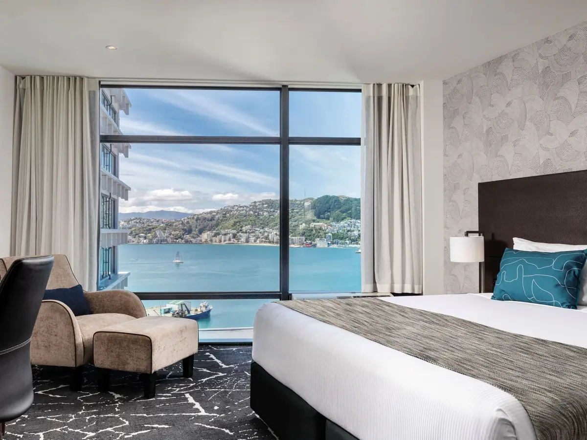 Deluxe King Harbour View room at Rydges Wellington