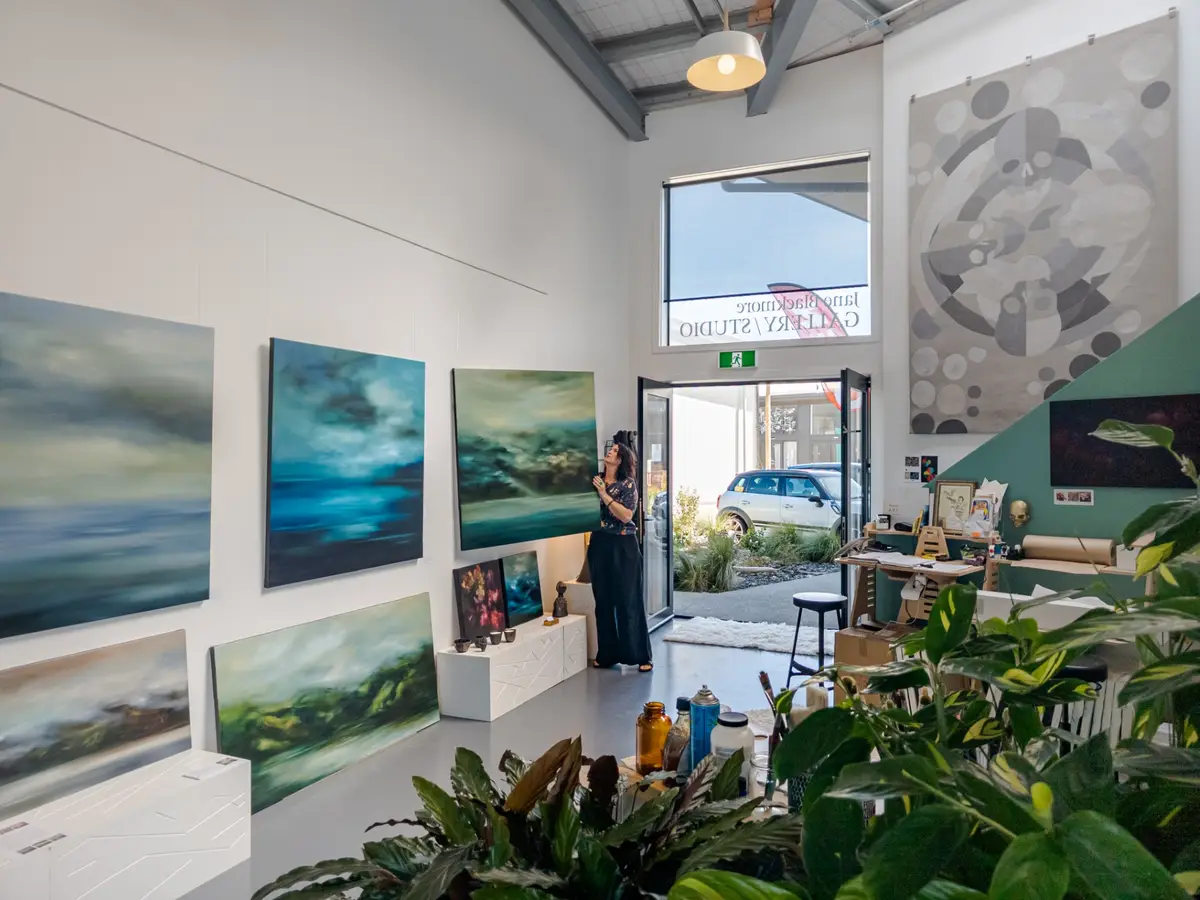 Jane Blackmore Gallery / Studio in Lyall Bay